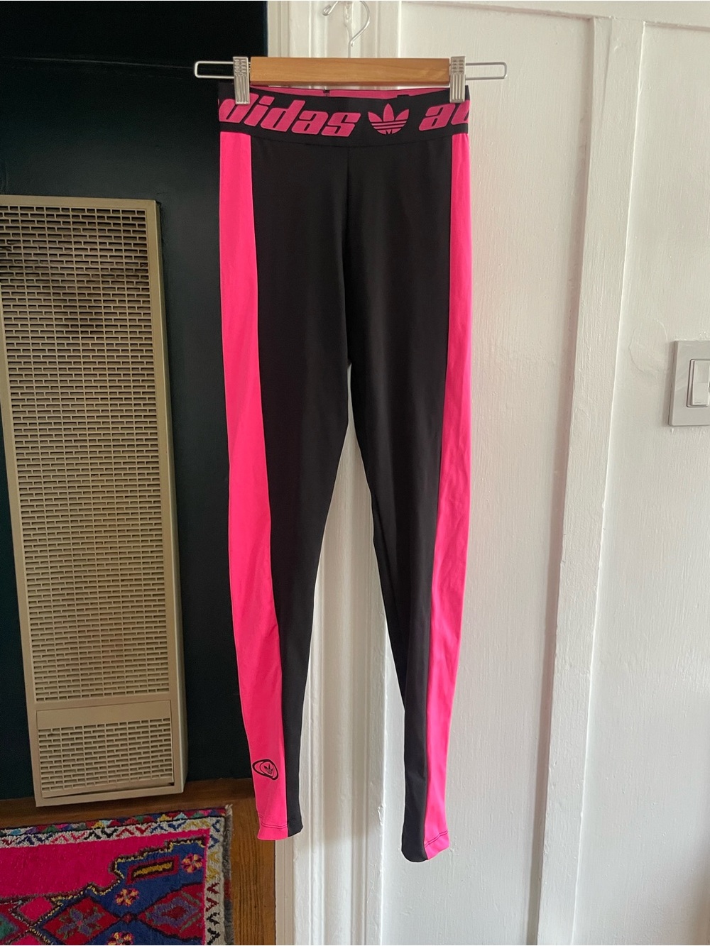 Retro adidas Black and Hot Pink Logo-Print Leggings